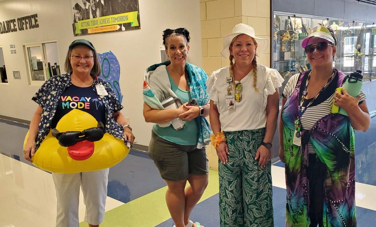 KoriLunceford's tweet photo. AC100 pod with 100% participation. #freshfocus #houseofexcellence #WeareVR #GoBirds @StucoEaton @EatonHighSchool @jjenn_higgins https://t.co/8hZV4VCIvt