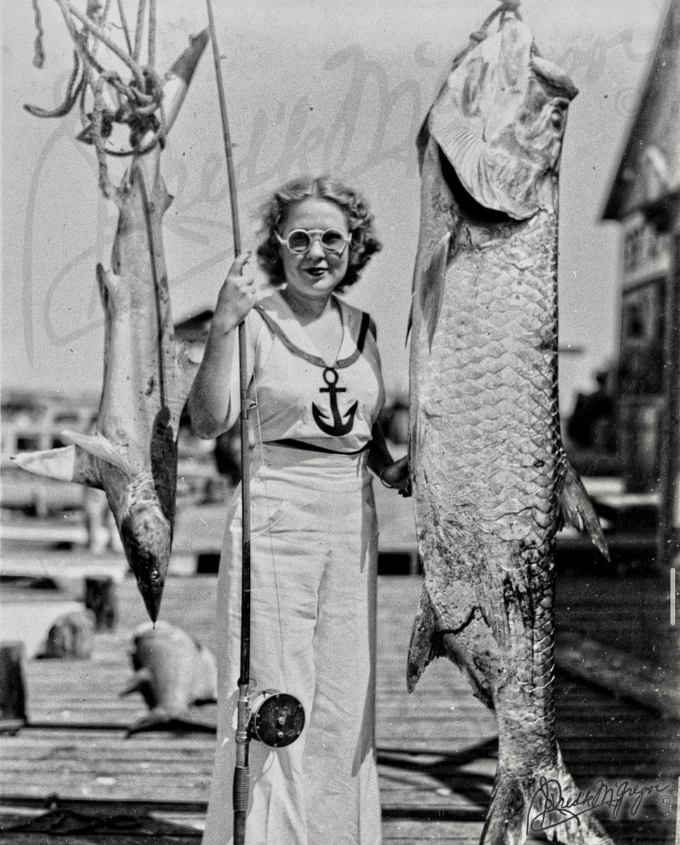 Anchors Aweigh! ⚓️ It’s a #FlashbackFriday for high fashion appreciation, so we’re featuring this fun vintage sailing photo from 1937 taken in Port Aransas, TX!⛵️

Photographer: Doc McGregor
Date Taken: September 17th, 1937