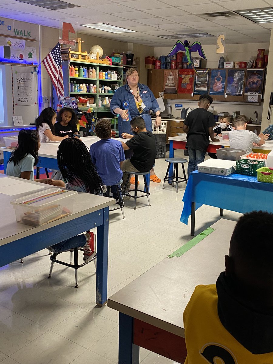 Lovethekids16's tweet photo. More Salem goodness in action…#getyourworkon @Lovethekids16 @SCESStars https://t.co/ykdHdvKExE