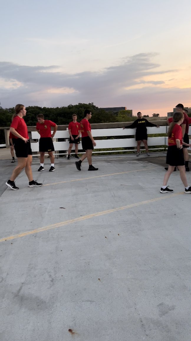 CycloneROTC's tweet photo. ISU wrapped up the first week of school today! Pictured are highlights of the week including our first lab and competition pt! 

#3rdBDEArmyROTC #LeadersWanted #GoArmy #CycloneBattalion #TrainingDay #Iowa #Army

@usarmy @armyrotc @3rdrotcbrigade @drakearmyrotc https://t.co/c7dF92NGGN