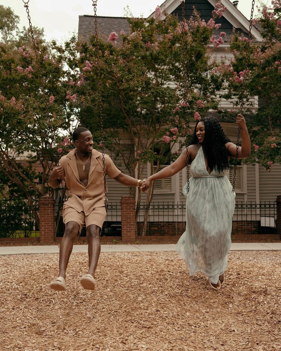 SAUEBLACKCREATE's tweet photo. “Black Love 🤎”

📷: @_kaci_marie https://t.co/DrgtRJJ4e7