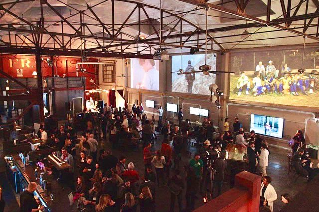 globallives's tweet photo. Flashback Friday! In 2014, our event series, Global Wednesdays, drew thousands of people to the Folsom Street Foundry in San Francisco. 
One Wednesday night, the “Work Locally, Act Globally” panel discussion and reception gathered more than 200 globally-minded professionals. https://t.co/vPesNSJJNz