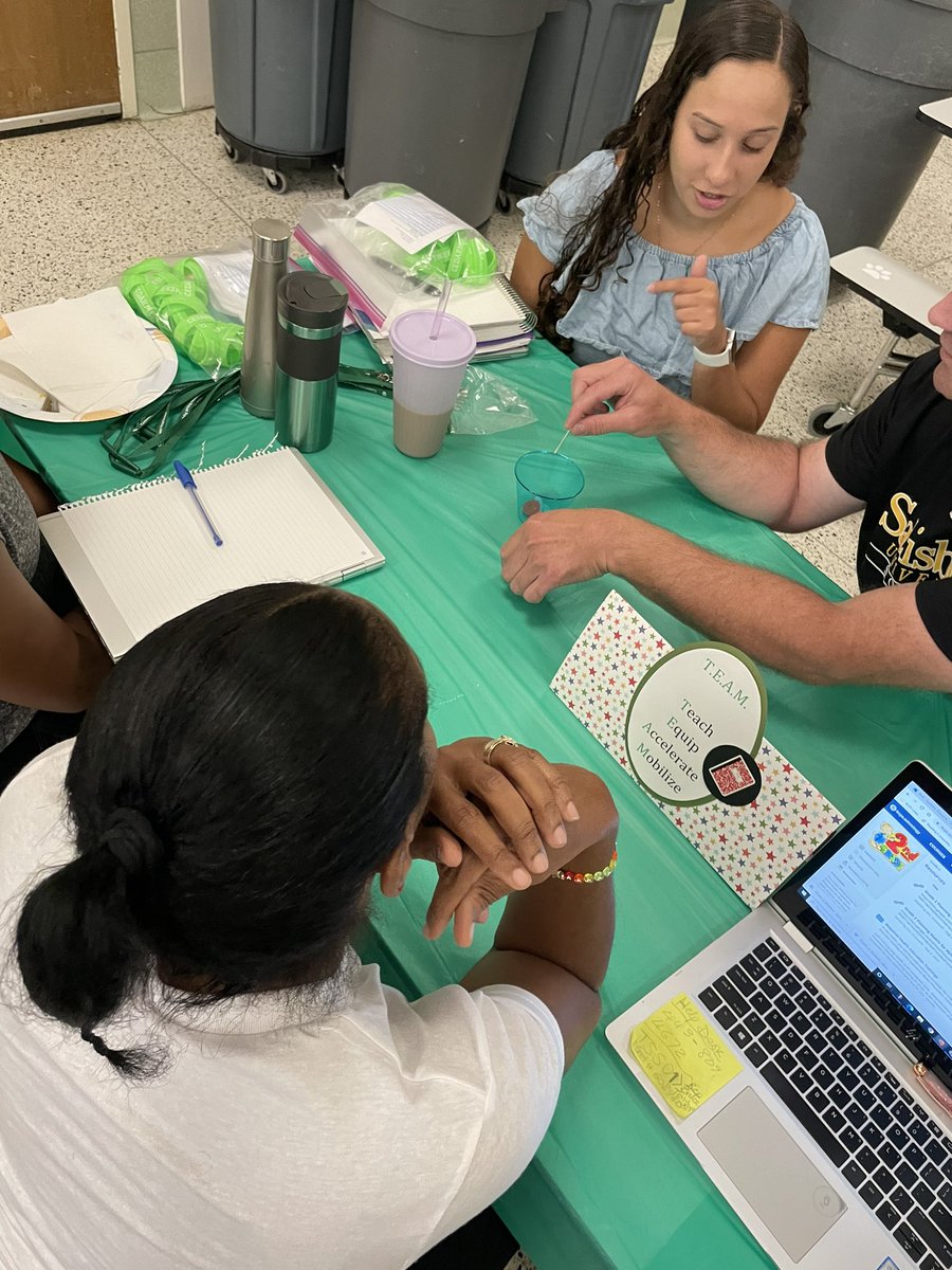 Regina M tweet media