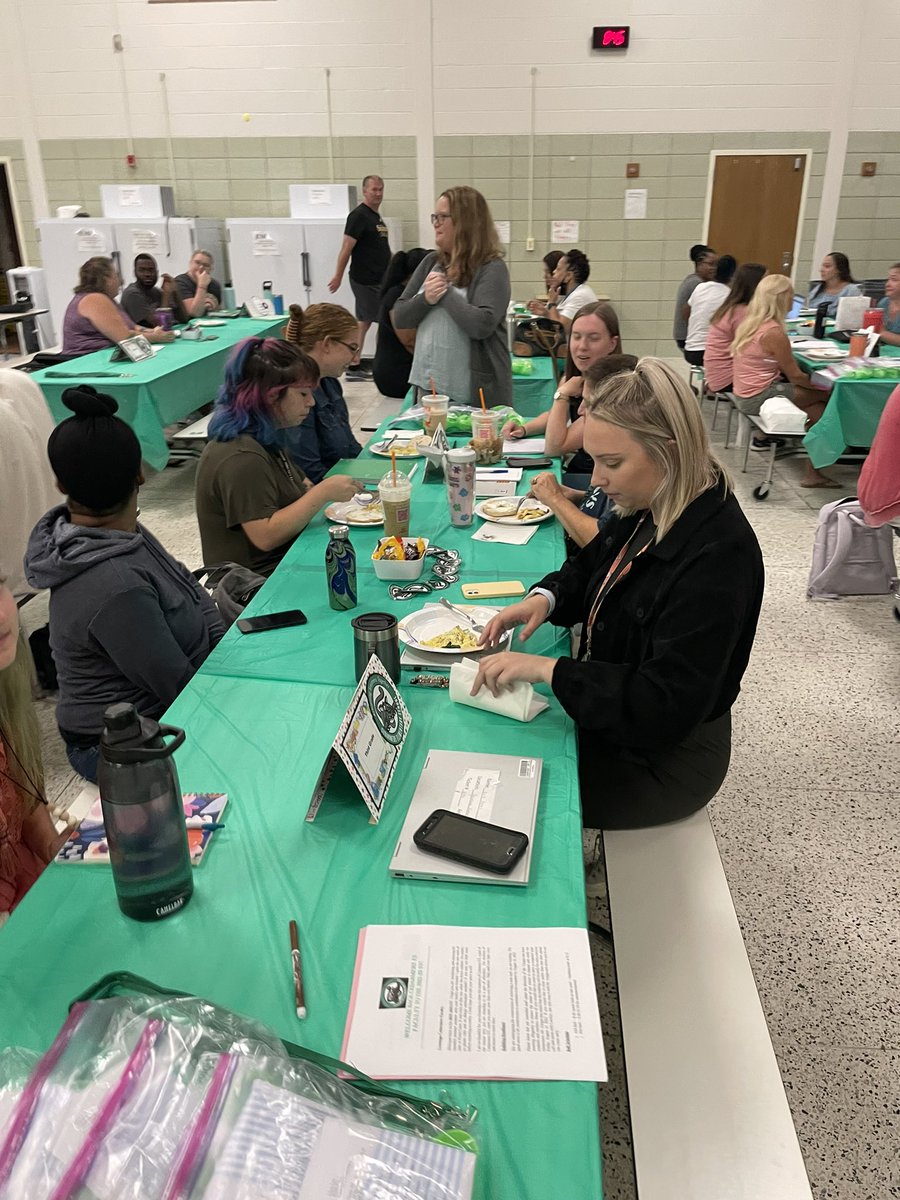 Regina M tweet media