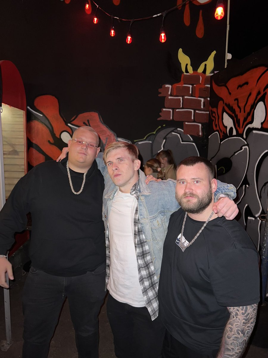 @AronMimirx <a href="/birgirhakon/">Birgir Hákon</a> þetta er ekki flókið