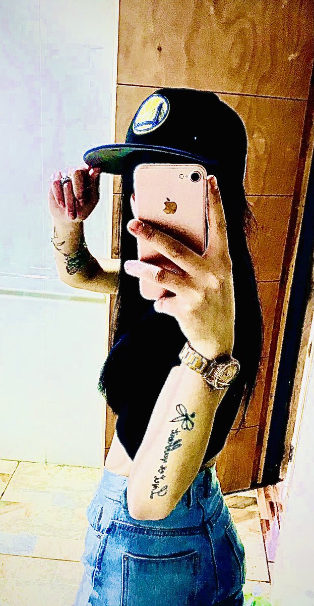 caspercitam's tweet photo. Y yo se que cometí errores lo sé, que tu mente a mi me dice vuelve, ya probé mejores sabores,,, dile a tu corazón que se mejore😋🖤👍🏻 https://t.co/4J0LEJiwLK