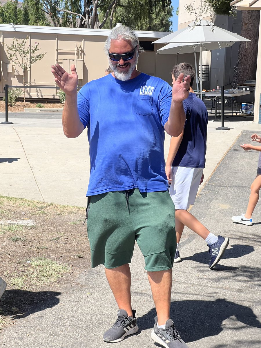 milinda_jaffe's tweet photo. Awesome barbecue today at school! Welcome back Spartans! @AEWrightMS @LVUSD https://t.co/dJrbH6UIs3