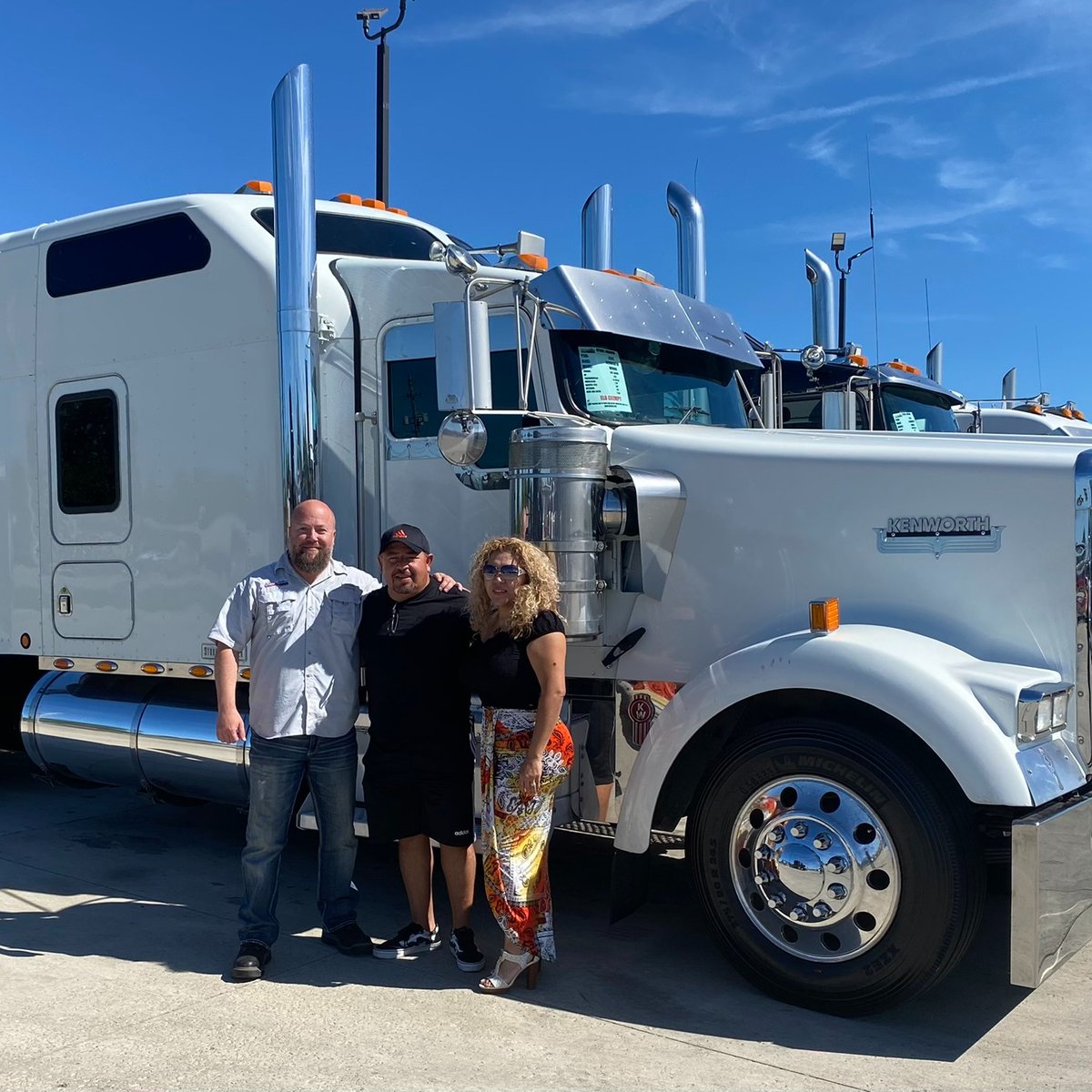 OhioTruckSales's tweet photo. Enjoy your new #Kenworth Erick & Rosa! Thank you for your business! #kenworthsofinstagram #semi #semitruck #largecar #bigrig #semisforsale #SOLD #chrome #largecarsmafia #trucksforsale #truckersofinstagram #semitrucksforsale #kenworthlargecars #truckstop #18wheeler #freight https://t.co/NhQQKqrB6Y