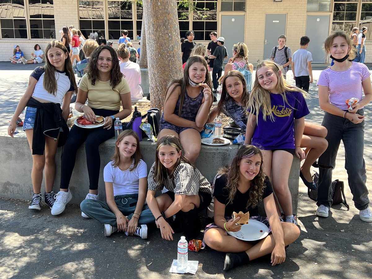milinda_jaffe's tweet photo. Awesome barbecue today at school! Welcome back Spartans! @AEWrightMS @LVUSD https://t.co/kjdc4aWLdR