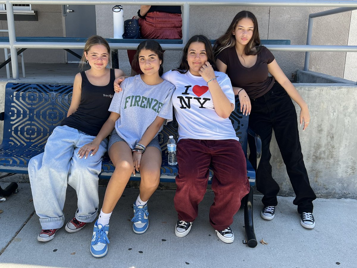 milinda_jaffe's tweet photo. Awesome barbecue today at school! Welcome back Spartans! @AEWrightMS @LVUSD https://t.co/kjdc4aWLdR