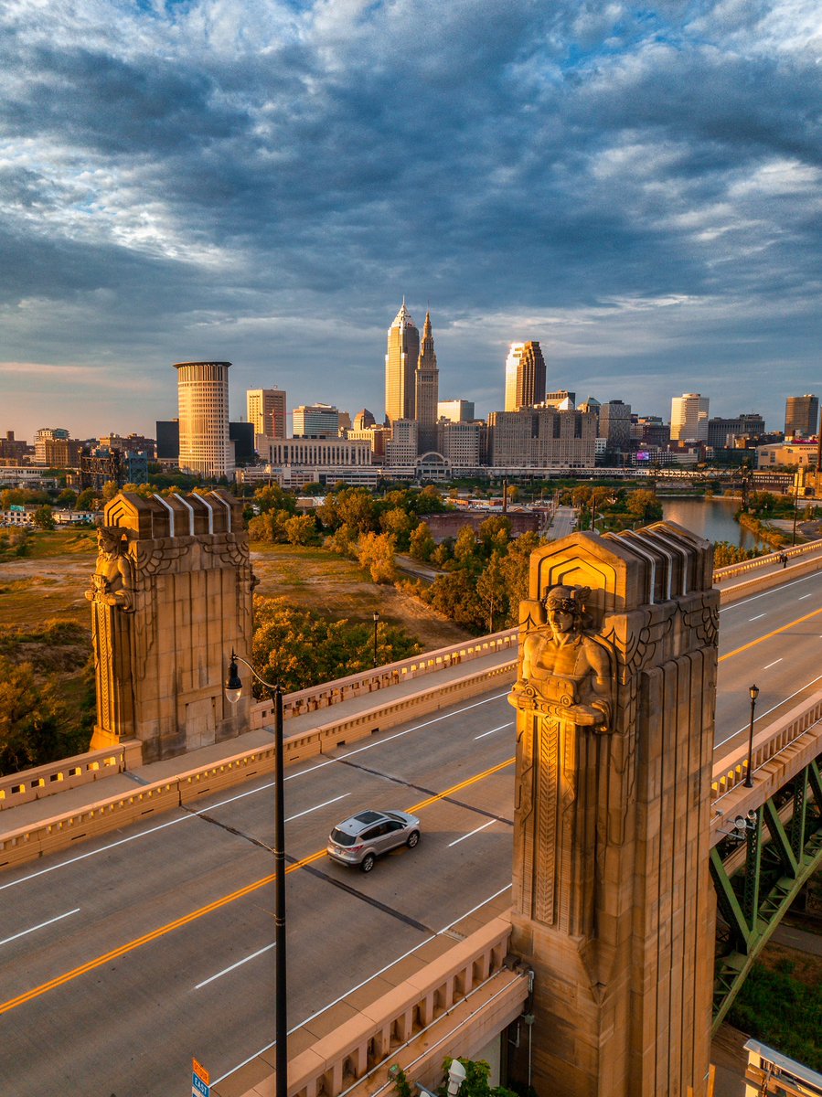 alexfarmerphoto's tweet photo. The Guardians of Traffic in Cleveland, Ohio. https://t.co/3QjRYk8pxR