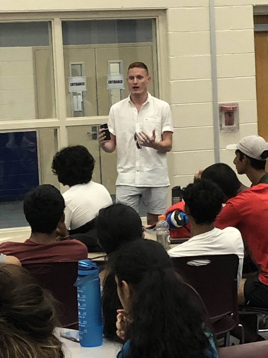 wwp_athletics's tweet photo. WWP HSN Alum Joe Rosa talking to our HSN Cross country team today! Thank you for sharing your experiences and wisdom. WWP PROUD! @wwpstrong @WWP_Schools https://t.co/908Dj1e4V2