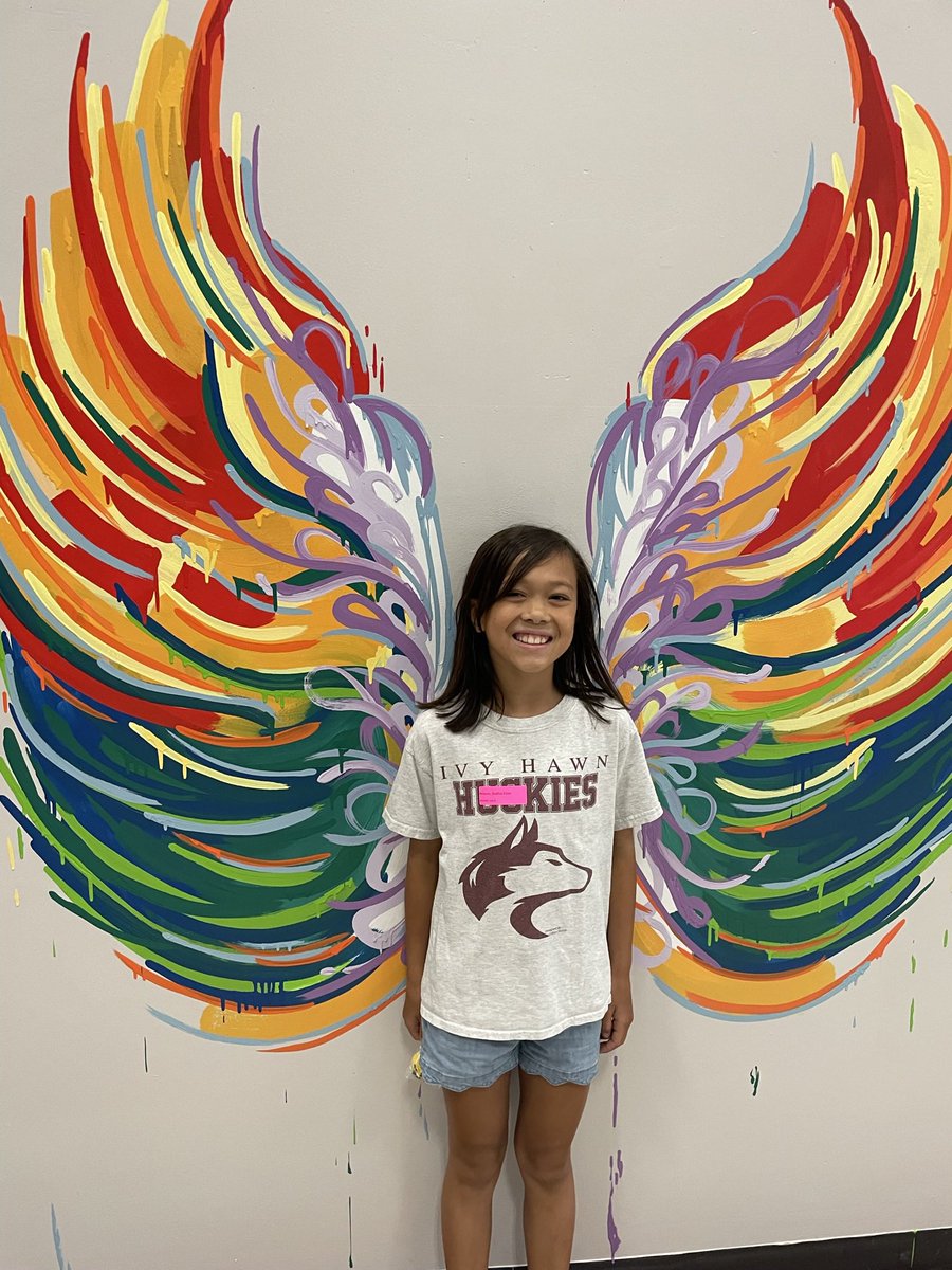 HEANAYAS's tweet photo. @IvyHawnSuhr We are so proud to be spreading our wings at the Hawn! ❤️ https://t.co/cvv3RW9ZHW