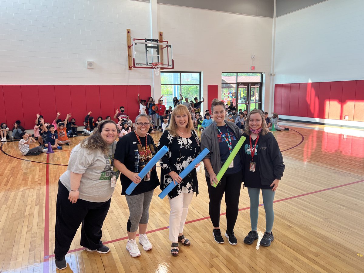 FBISDSupe's tweet photo. So grateful to these Barrington Place outclass teachers for their flexibility and adaptability as they moved to Lakeview ES this year. Art, music, PE and librarian making learning fun, modeling kindness. So glad I popped in to see their impact! Proud Supt! https://t.co/5klnpwL8pu
