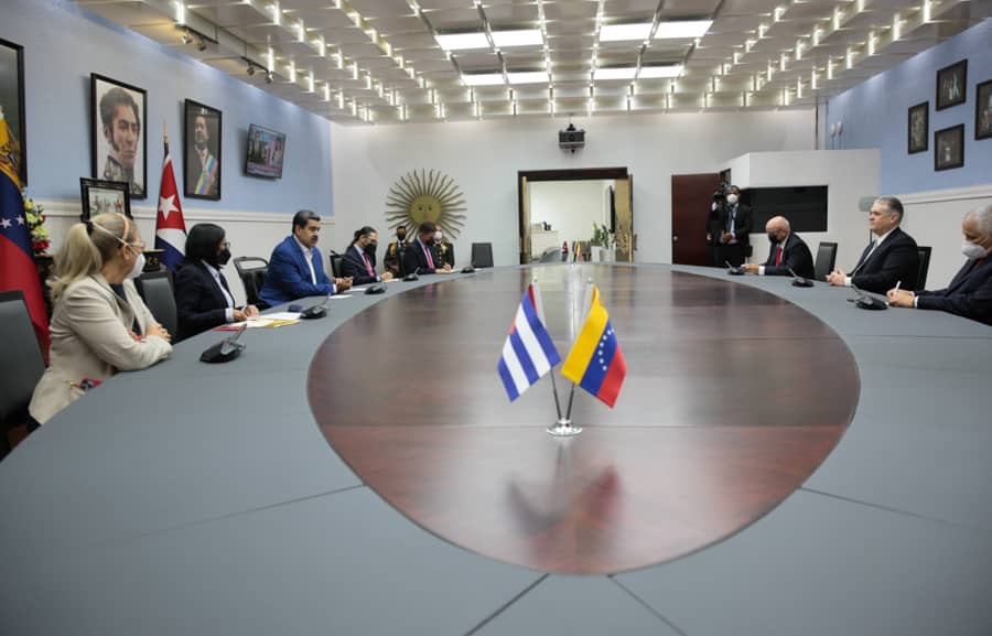 #EnFotos📸 Pdte. <a href="/NicolasMaduro/">Nicolás Maduro</a> se reúne con el Viceprimer Ministro y Ministro de Economía y Planificación de la República de Cuba

#26Ago
#PuebloConscienteSiempre