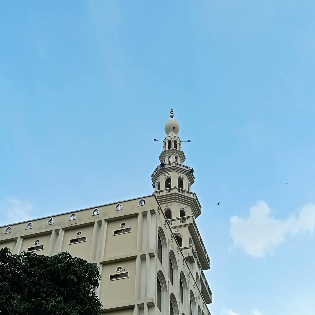 imtopu72's tweet photo. || শহরবন্দী মেঘ শহরের পথে ||
...
.....
.........
.................
#bangladesh #beautyofbangladesh #bangladeshi #banglagram #banglaphotography #photography #naturephotography #nature #dhaka #dhakadiaries #dhakacity #beautifulbangladesh #photograph #streetphotography https://t.co/yEvMOpmj45