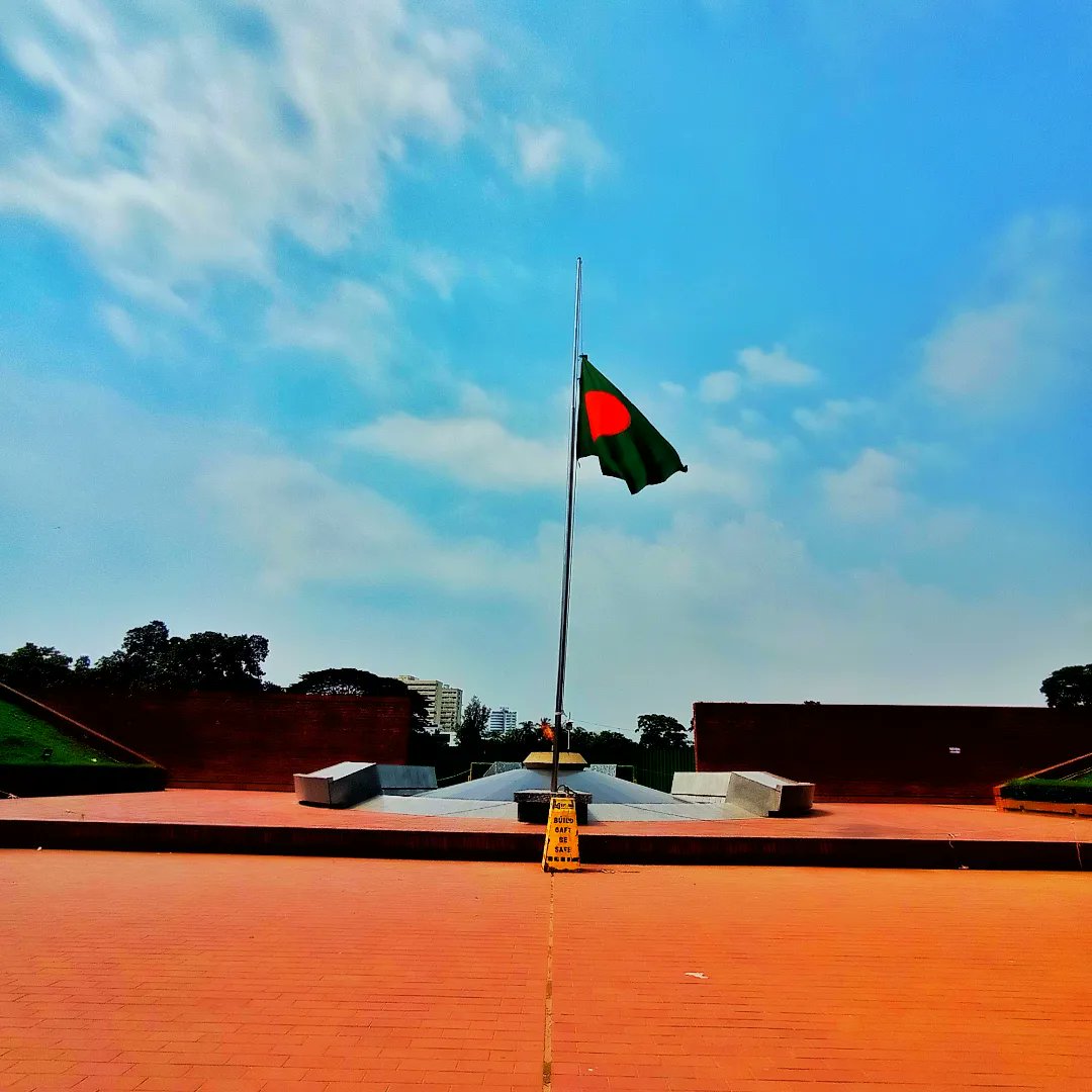 imtopu72's tweet photo. || শহরবন্দী মেঘ শহরের পথে ||
...
.....
.........
.................
#bangladesh #beautyofbangladesh #bangladeshi #banglagram #banglaphotography #photography #naturephotography #nature #dhaka #dhakadiaries #dhakacity #beautifulbangladesh #photograph #streetphotography https://t.co/yEvMOpmj45