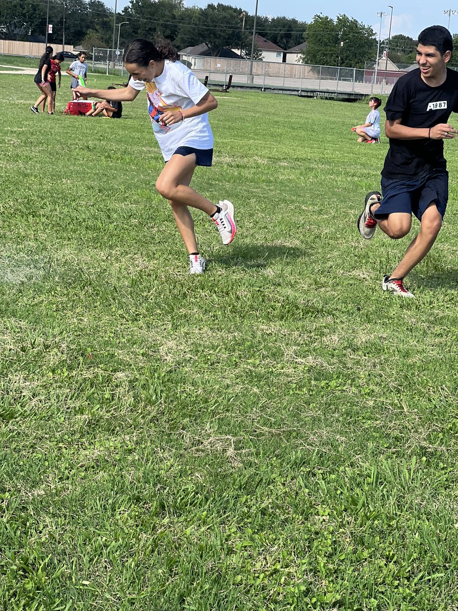 TerryHighXC's tweet image. Great day of team bonding 😁. Water balloons 💦 🎈, pizza 🍕 , wings 🍗 and the movie 🍿 McFarland USA. #makerunningfun #rangerpride, #letsride #AllGasNoBrakes #Teambonding