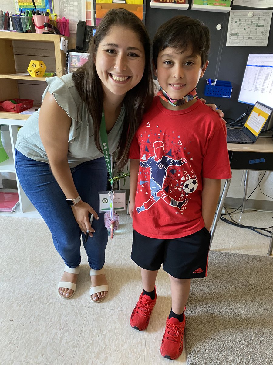 sara_kern2's tweet photo. Met some amazing 3rd grade Oak View Dragons at today’s open house! #oves #mcps #oakviewES https://t.co/lbr4CAXU5r