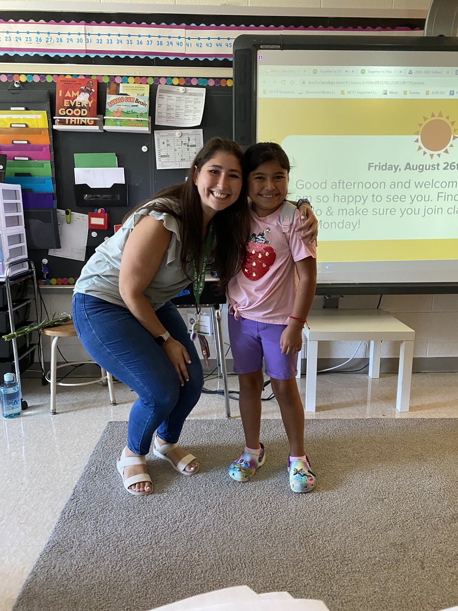 sara_kern2's tweet photo. Met some amazing 3rd grade Oak View Dragons at today’s open house! #oves #mcps #oakviewES https://t.co/lbr4CAXU5r