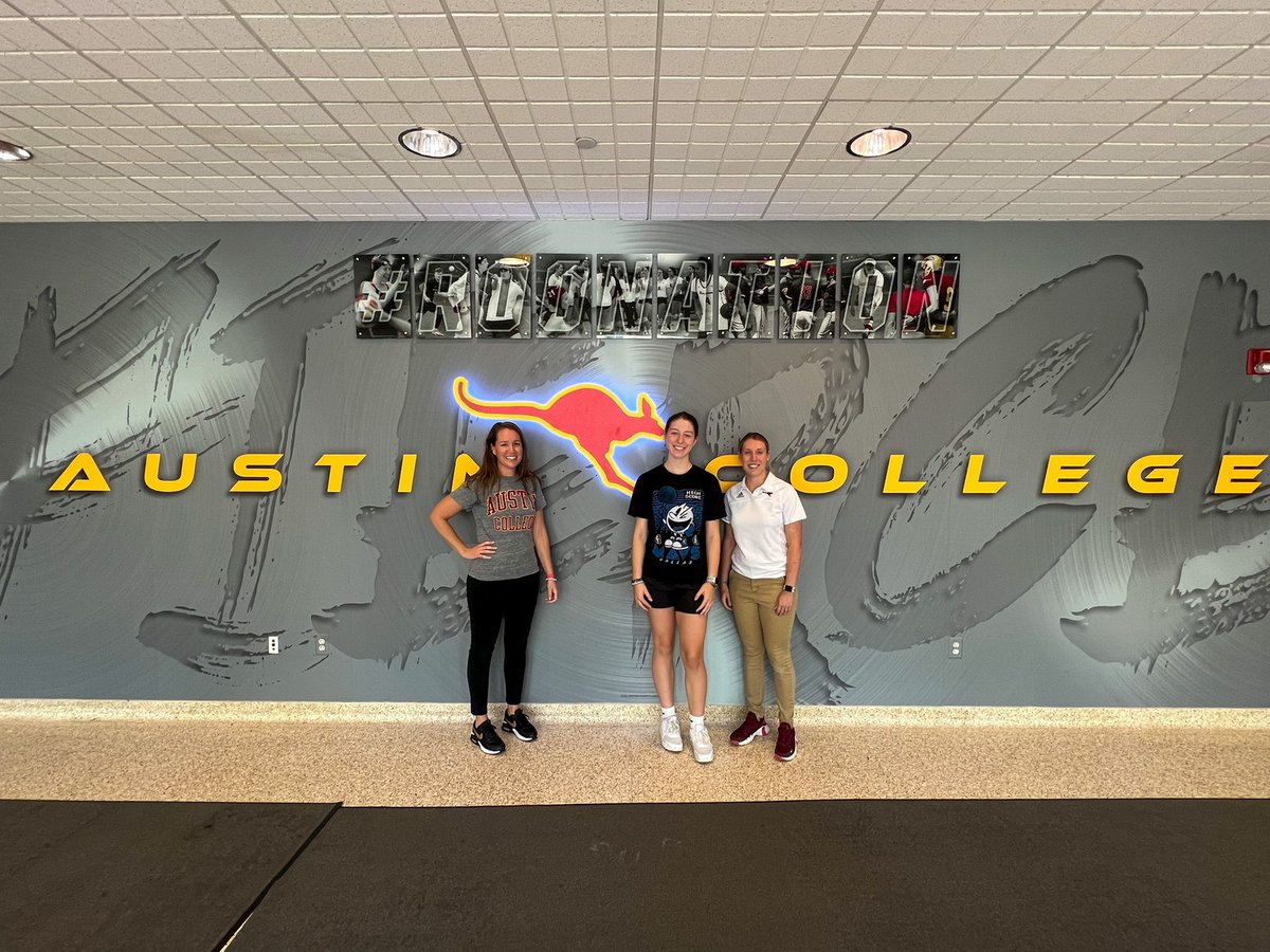 emmarpotts's tweet photo. Had a great visit to @roos_hoops today! Many thanks to both Coach Filander and Coach Hunt for the day, along with the opportunity to become a Roo! @JPSElite @GoCoachMo @TompkinsGBB https://t.co/mA0XrdhKXc