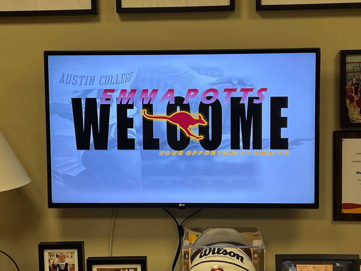 emmarpotts's tweet photo. Had a great visit to @roos_hoops today! Many thanks to both Coach Filander and Coach Hunt for the day, along with the opportunity to become a Roo! @JPSElite @GoCoachMo @TompkinsGBB https://t.co/mA0XrdhKXc