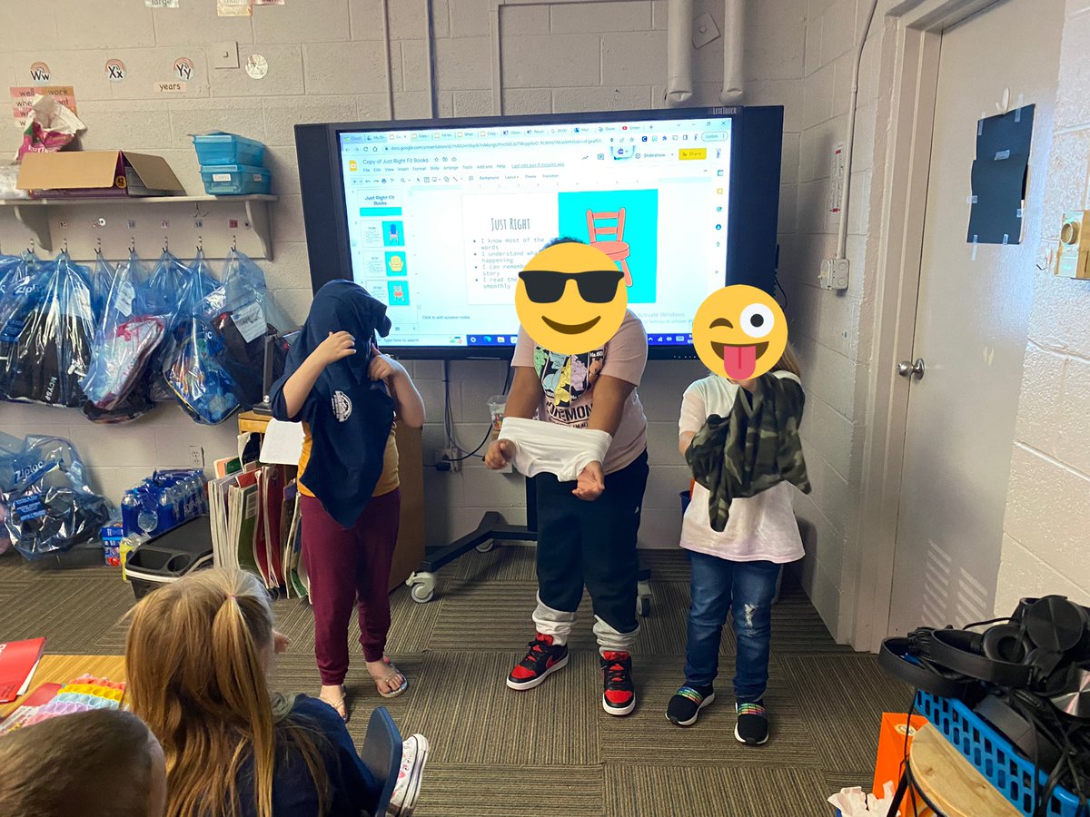 In 2nd grade this week, we talked about how to pick a book that was “just right” and making sure it was a good fit for us! #learnerstodayleaderstomorrow #cantspellsuccesswithoutCES <a href="/PawsforCougars/">Clearfield Elementary</a>