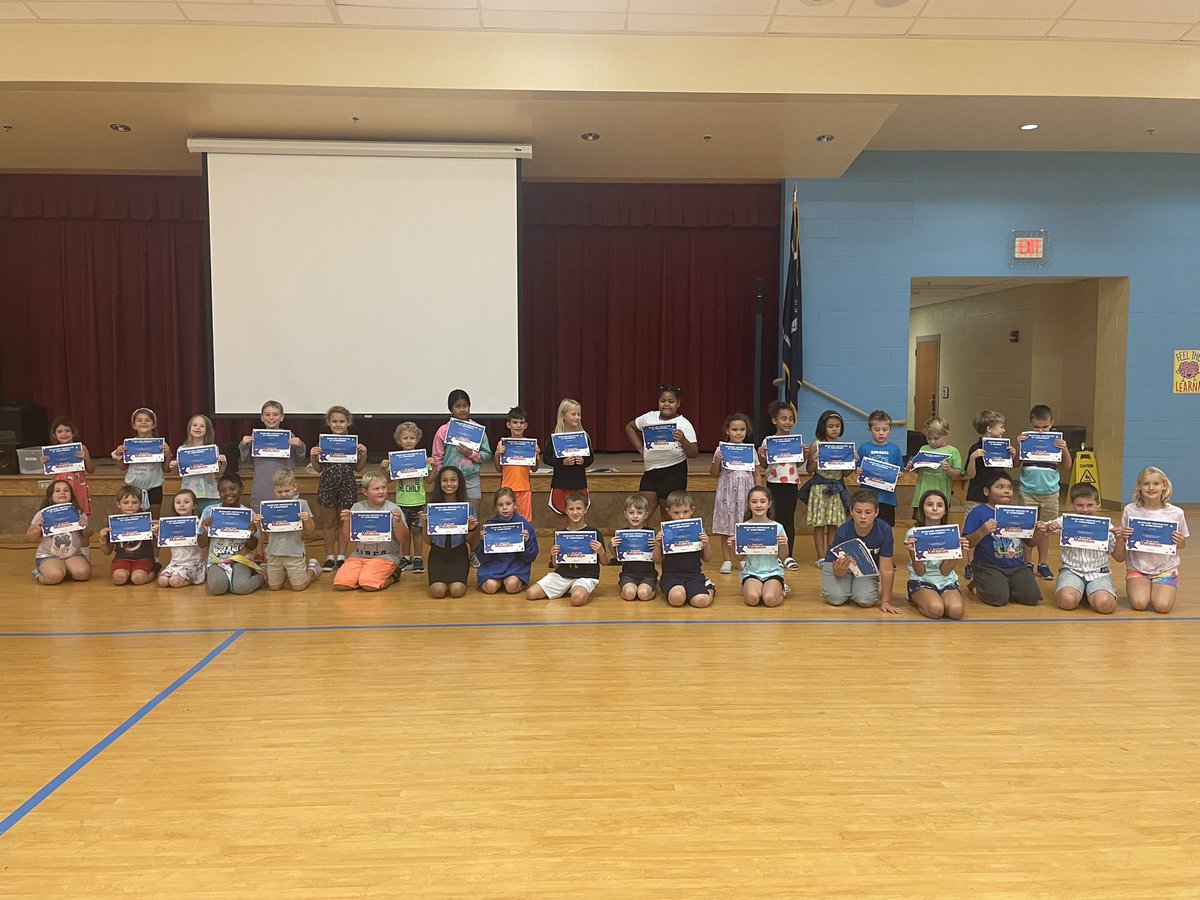 TraciSatterfie1's tweet photo. We had so much fun at our Summer Reading celebration today! Our school had over 80 READCamp Champions and MVPs, who read over 1,000 books over the summer! We’re so proud of our Sea Turtles! #hcslibrarymedia #livingourbestlife https://t.co/E0ftzNqNFH
