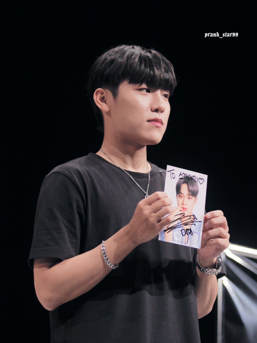 PRANK_STAR99's tweet photo. 220819 #AB6IX #박우진 #WOOJIN 
일본 오사카 팬싸 大阪 サイン会

…기뻐보이네 ㅎㅎㅎ

#ウジン #PARKWOOJIN #朴佑鎭 https://t.co/aAGeVSgqo1