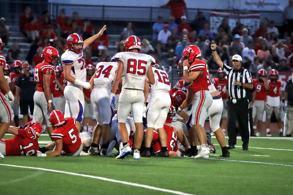 Sykotyk's tweet photo. Scenes from the first half between Ocean City and Neshaminy. #13 @PaFootballNews #BeyondTheKeystone @WJFCA2020 @NeshaminySkins https://t.co/ZGLE26IYxI