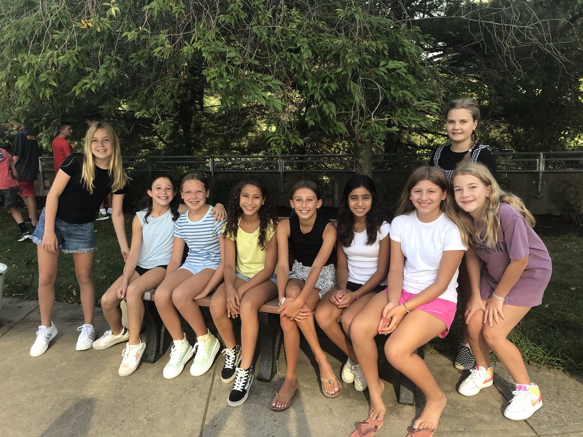 RLMSbulldogs's tweet photo. RLMS welcomed our incoming 6th grade Bulldogs today. A great orientation with our new students and teachers. We are ready to go for all students on Monday!  A reminder that school starts at 8:10am. Go Bulldogs!! https://t.co/ssNajK3mGW