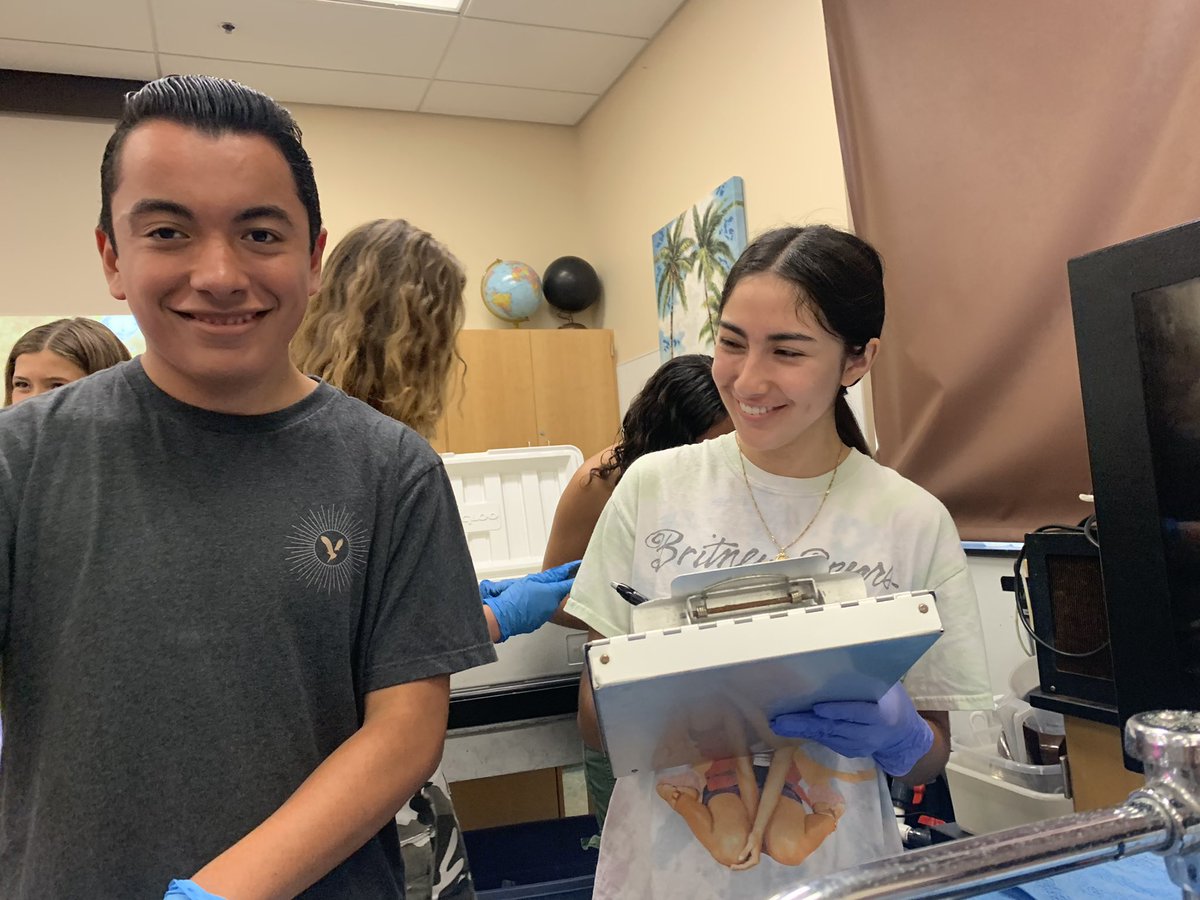 WillJacoway's tweet photo. Excited to get the White Sea bass with @hubbsmikes and @HubbsResearch today as part of the #SITC program.
@helixcharter students are excited to raise and release the WBS. https://t.co/rE2lDIBanS