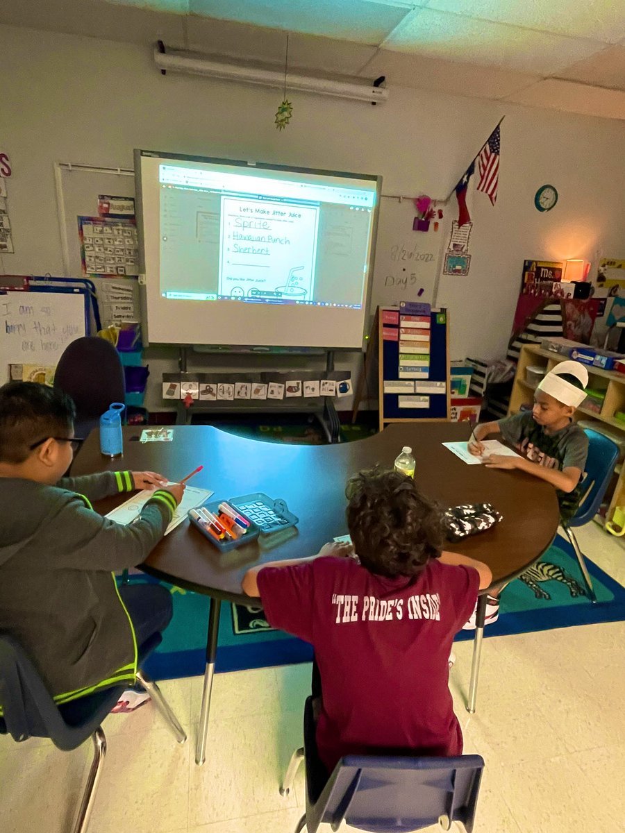 LeeAnna_2013's tweet image. Jitter Juice anyone?! What a great way to wrap up the first week of school! 🧃😋

#FirstDayJitters #JitterJuice #LifeInALE  @NISDRabaES