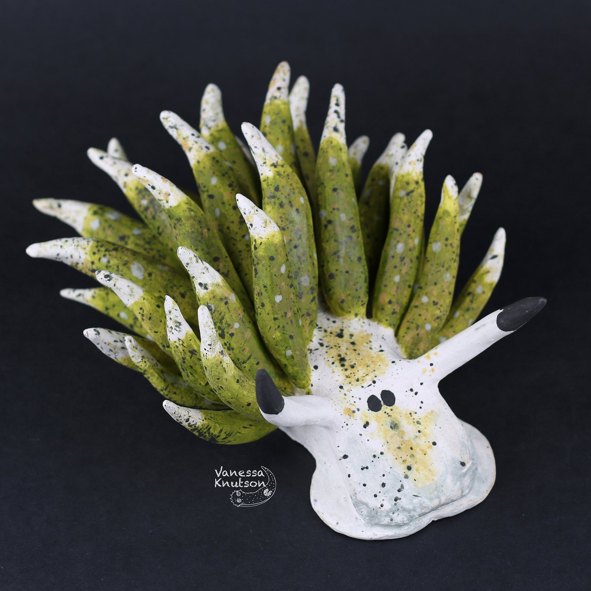 NerdibranchStud's tweet photo. I LOVE Costasiella (aka leaf sheep) sacoglossan #seaslugs (not a #nudibranch)
Check out one of my available #sculptures in my #Etsy shop: https://t.co/JZL54DPbE3
#biodiversity #ceramics #SciArt #InverteFest
#SeaSlugSaturday
The sculpture. The slug. https://t.co/5O2aRkvenU