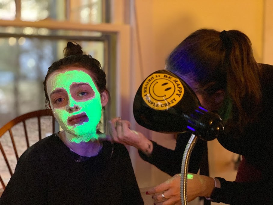 sapphicspielbrg's tweet photo. WE’RE ALL GOING TO THE WORLDS FAIR // ON HBOMAX // SEPTEMBER 1ST // tell ur spooky szn friends https://t.co/9MiungoJyx
