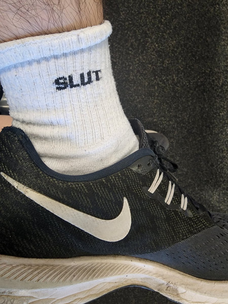 FM_Hogan's tweet photo. Don't know where my GF got these socks but I do know I regret stealing them to go to the gym https://t.co/JKENs3fNUj
