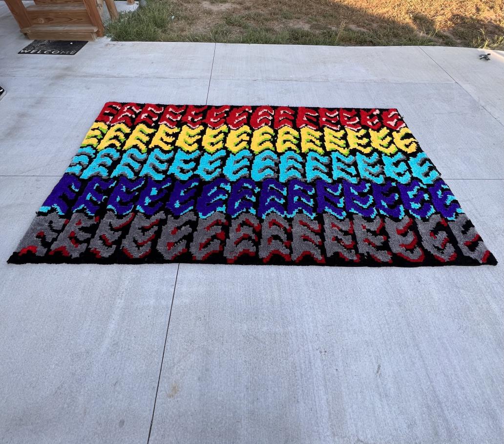 smolverse's tweet photo. 🔔 SMOL COMMUNITY ARTIST SPOTLIGHT 🔔

This week, we're showcasing the Smol rug master @windsweptmilk7 &amp; his masterpiece ✨

Premiering the greatest rug of all time! 10ft by 6ft Smol EEEEEEE rug that took 5+ months to create! Marvel in all its glory!

Like &amp; RT, Smols! 💜♻️ https://t.co/YiC2Gvtgrv