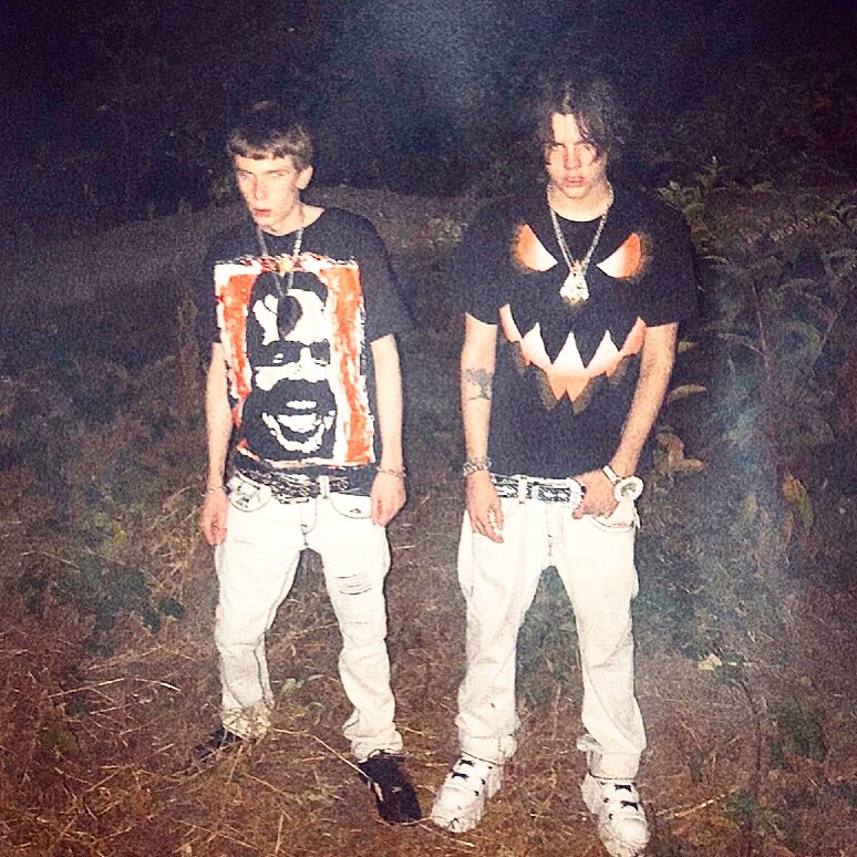 SEMATARYGRAVEMN's tweet photo. https://t.co/gypBBDg98S