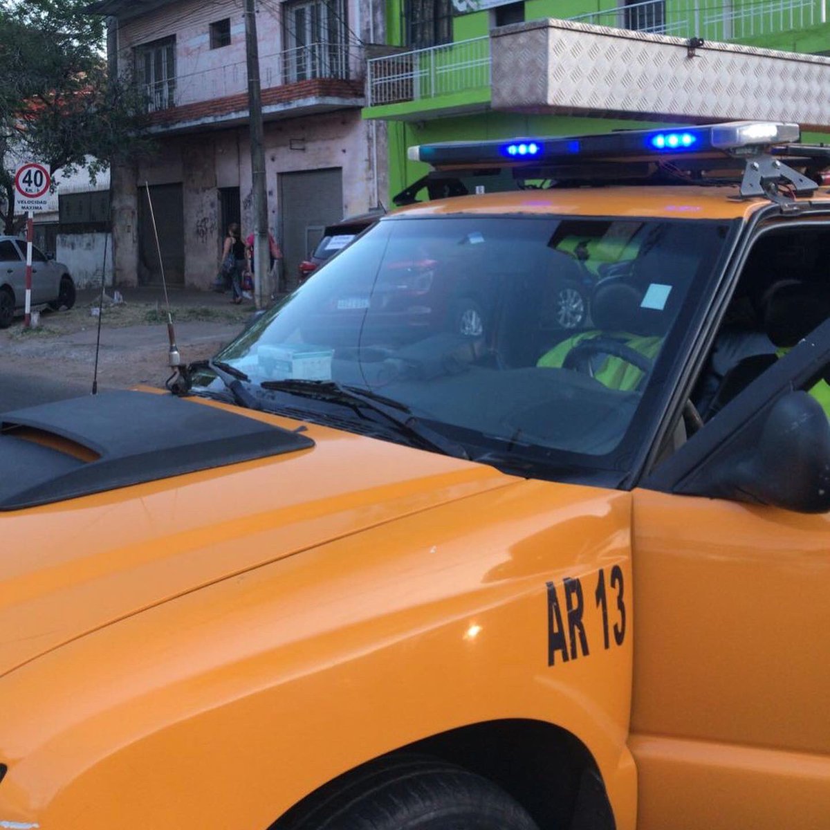 🚨SERVICIO🚨

Personal de #BomberosK1 en Móvil AB-11 y AR-13 acuden de apoyo en #incendio de depósito. Se realiza trabajo de extinción y abastecimiento del mismo.

Dirección: Ana Díaz c/ Próceres de Mayo.

#SomosCBVP
#SomosK1
#somoscascappui
#Mercado4