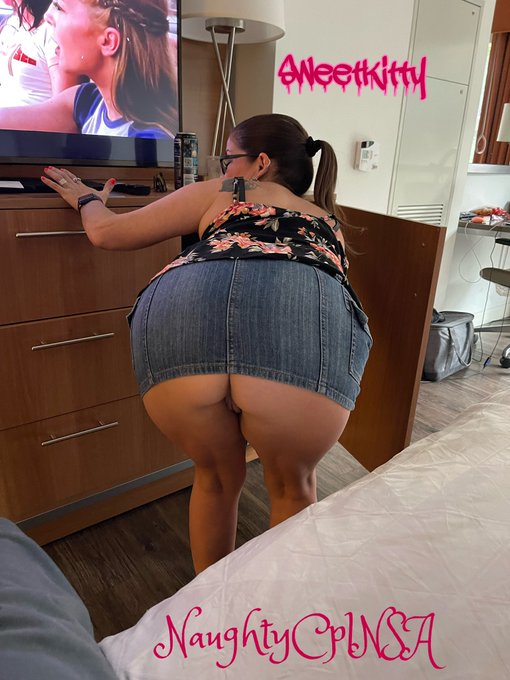 Monster and vodka anyone?? https://t.co/QmicwkD2G9<a href="/tag/swollen"class="tags"><span>#swollen</span></a><a href="/tag/filled"class="tags"><span>#filled</span></a><a href="/tag/shared"class="tags"><span>#shared</span></a><a href="/tag/satisfying"class="tags"><span>#satisfying</span></a>