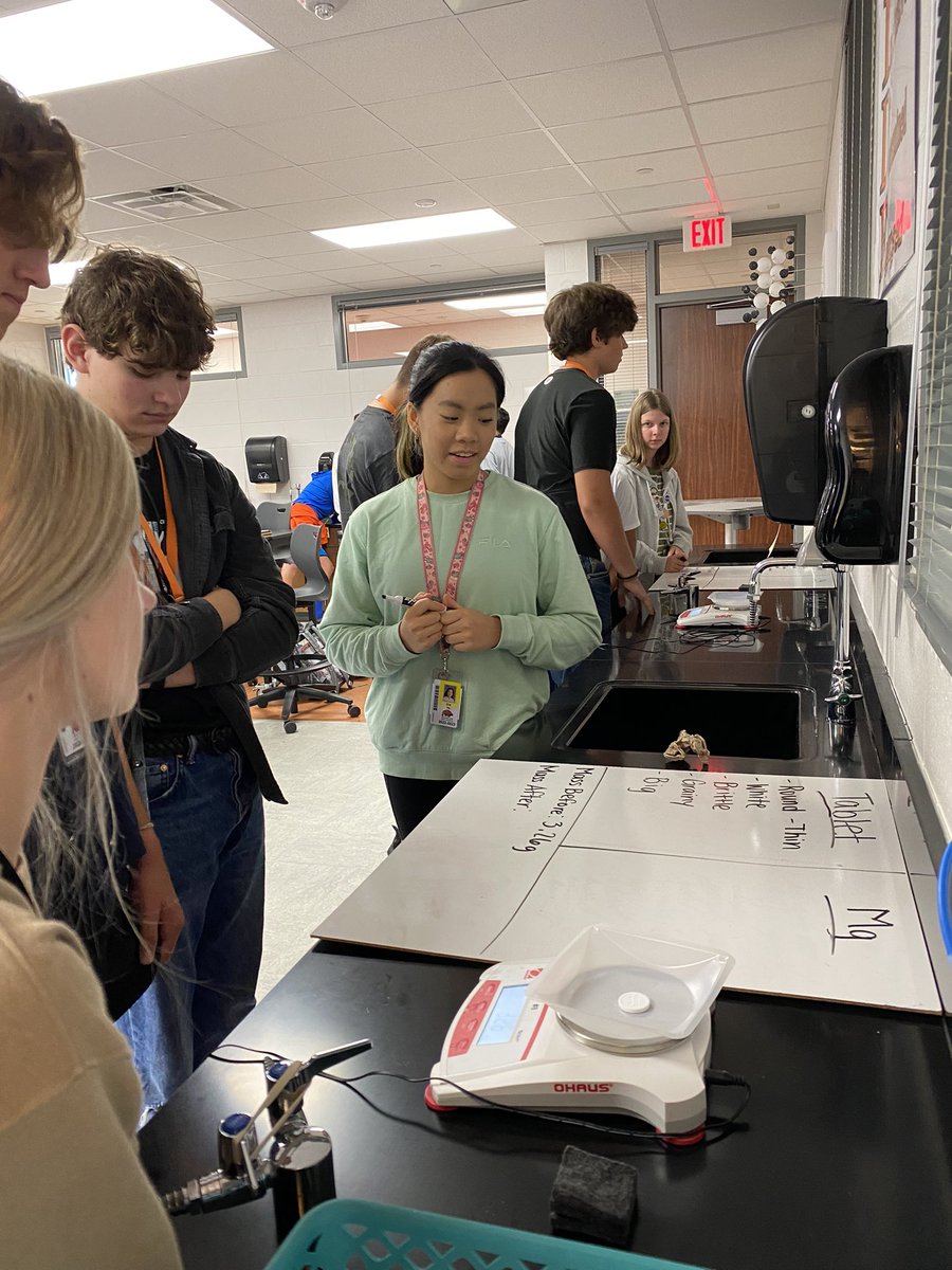 Mrs. Behenna's BHS Chemistry tweet media