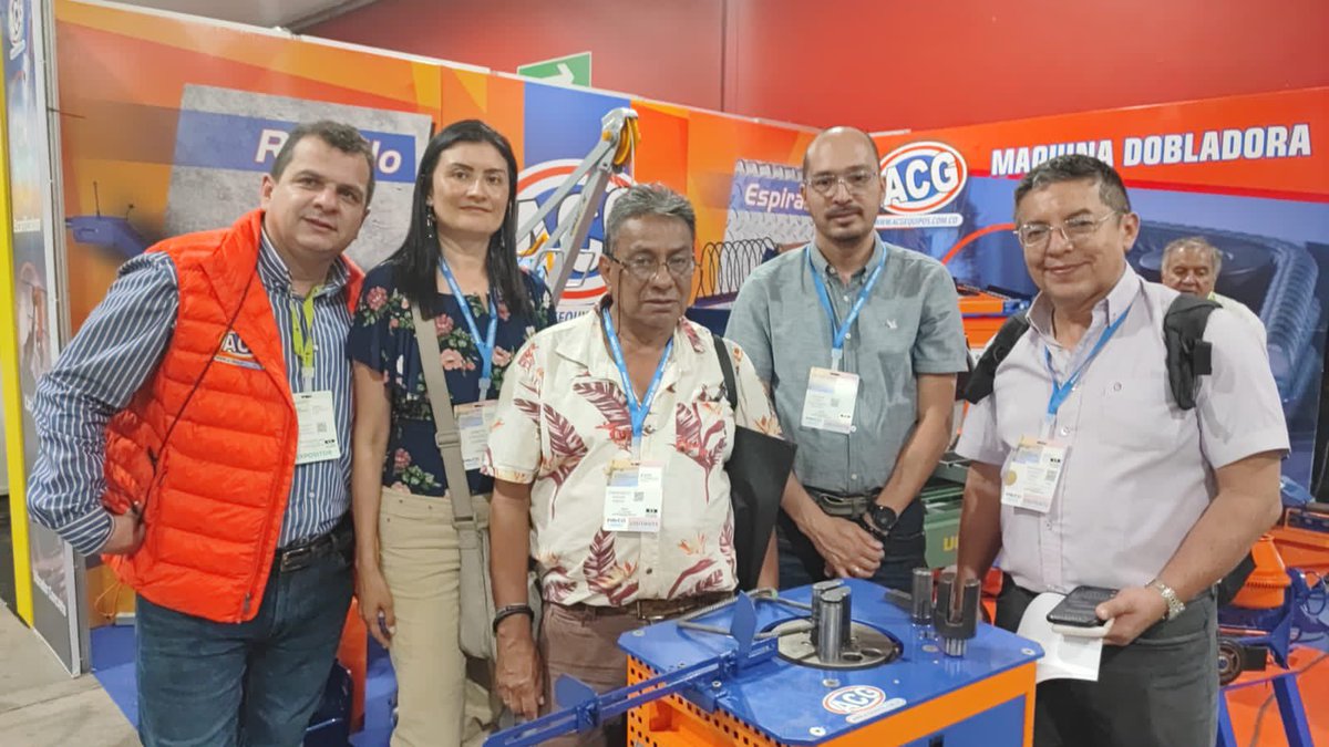 aagomezr's tweet photo. Visitamos la XXIV feria internacional @FeriasCAMACOL 2022 junto con aprendices e instructores del #CDTCI conociendo los adelantos tecnológicos en construcción, diseño y acabados @SENAQuindio @SENAComunica https://t.co/TKyMAhgYwC
