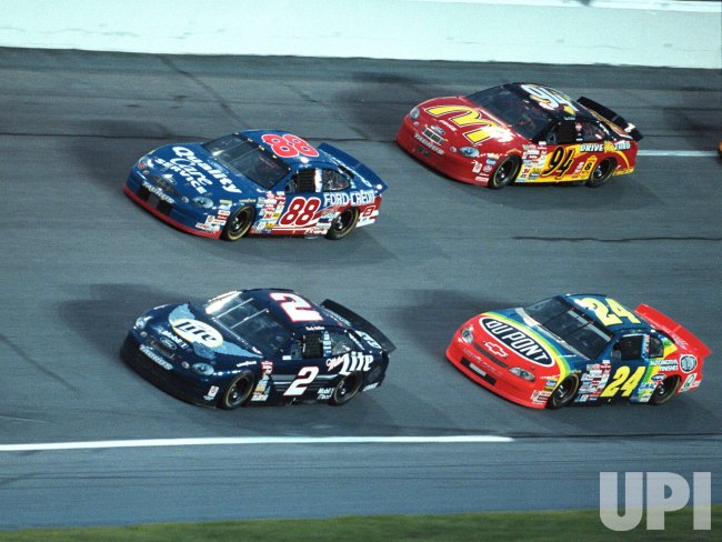RacingClassics3's tweet photo. Rusty Wallace, Dale Jarrett, Jeff Gordon and Bill Elliott in the 1999 Pepsi 400 #NASCAR https://t.co/H5g7piB27E