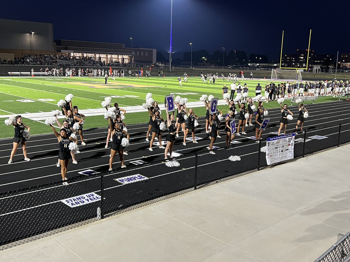 BGHSPurplesNews's tweet photo. .@BGHS_Cheer bringing great energy tonight! https://t.co/FLHd937dQN