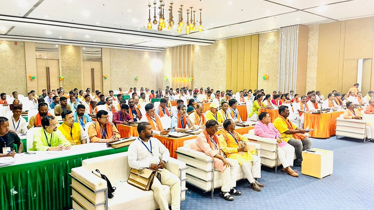 BJP4Jharkhand's tweet photo. प्रदेश भाजपा अनुसूचित जाति के द्वारा धनबाद में आयोजित तीन दिवसीय प्रदेश प्रशिक्षण शिविर को कल प्रदेश महामंत्री (संगठन)  श्री @bjpkarmveer  जी ने संबोधित किया. https://t.co/RU9jNpoMpt