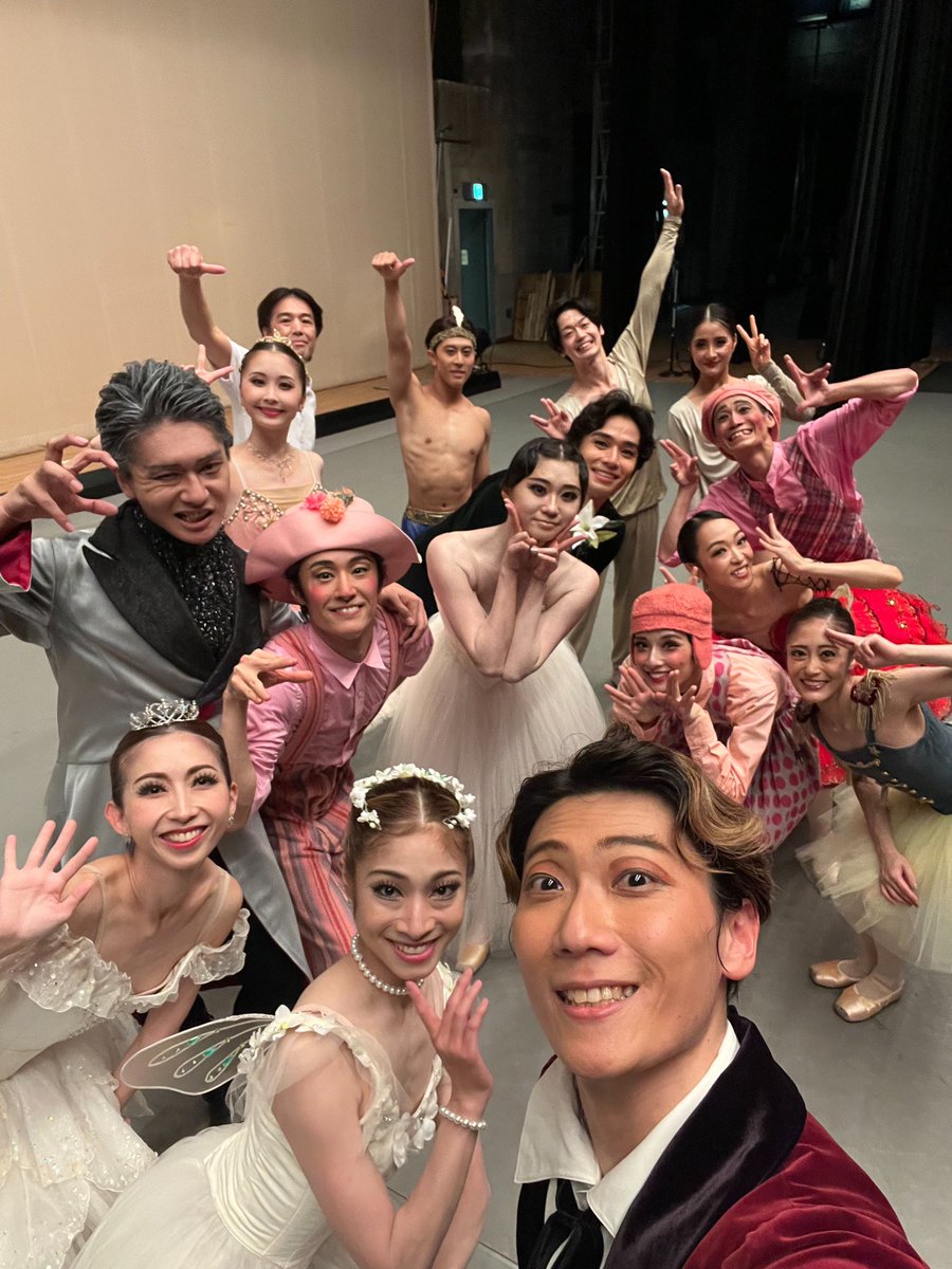 takebale13's tweet photo. @BalletEspoir が昨日無事終演！
各バレエ団から集った豪華で愉快なメンバーに囲まれ、時間があっという間に過ぎちゃいました笑

主催の京當侑一籠さん、前日＆当日とレッスン指導してくださった大畠律子先生、その他関係者の方々...感謝の想いで一杯です✨

本当にお疲れ様でした！！ https://t.co/1uHh698bbg