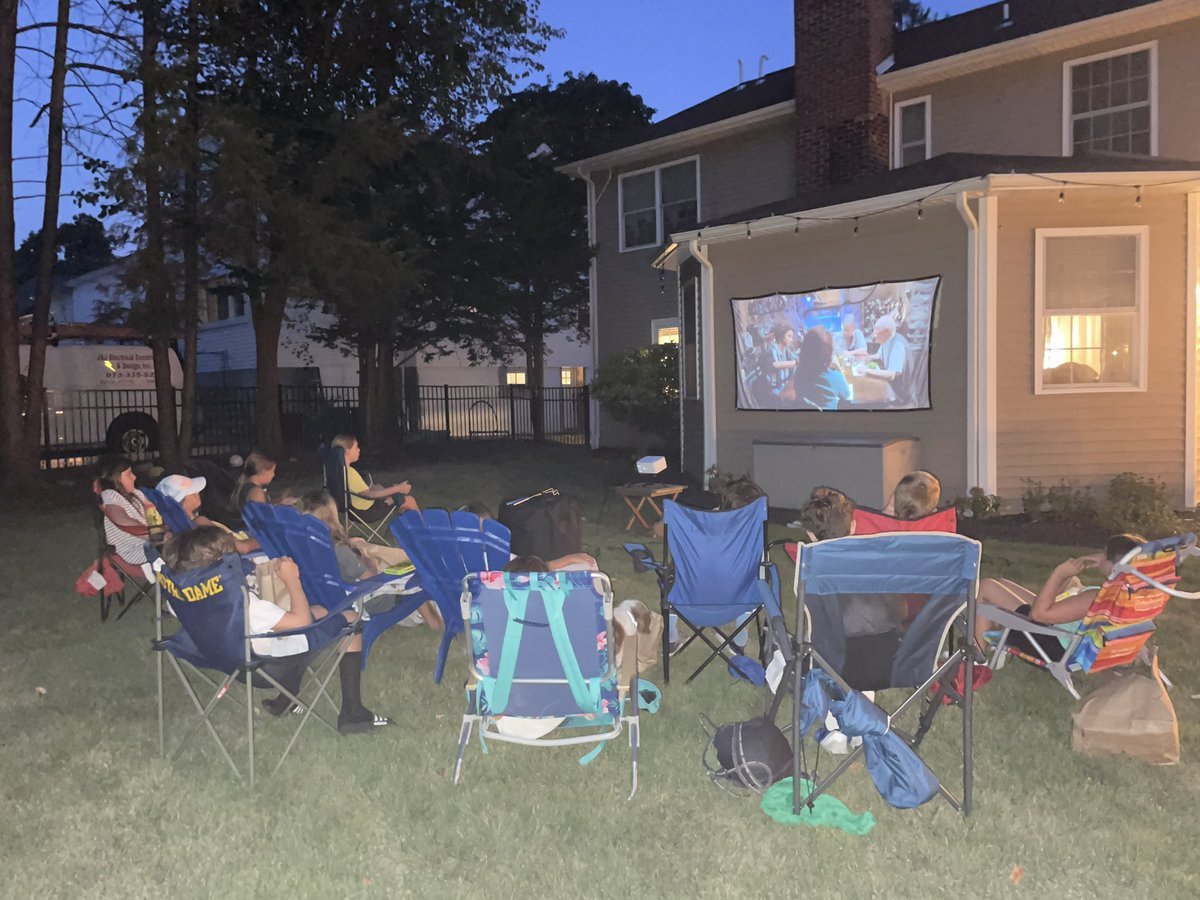 Bonkers for Books celebrating their reading of Holes with a movie night. <a href="/CWCLincolnElem/">Lincoln School</a>