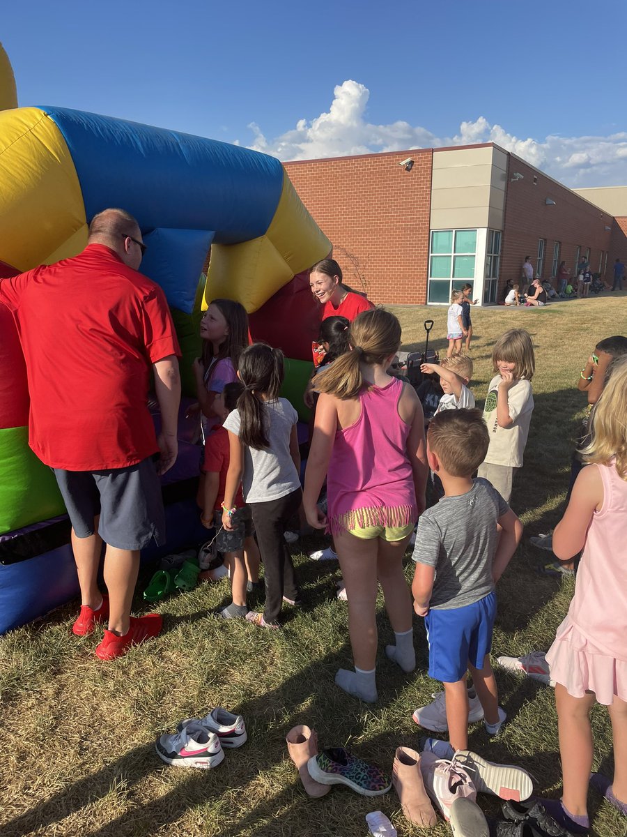 Maize South Elementary School back to school bash was such a blast! ✈️