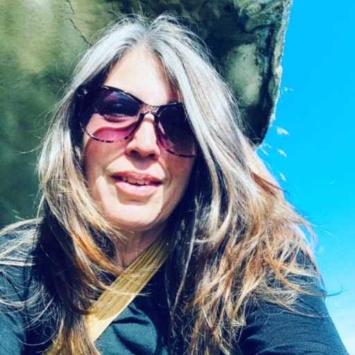 ckuaradio's tweet photo. Rayanne Haines @inkrayanne is a poet, author, and educator. Hear her presentation of her short story, “Southside Girl” #SessionStories Episode 10, online at https://t.co/7CqZM1Arf2 Proudly supported by @blindmanbrewery. https://t.co/KLhoXuITxK
