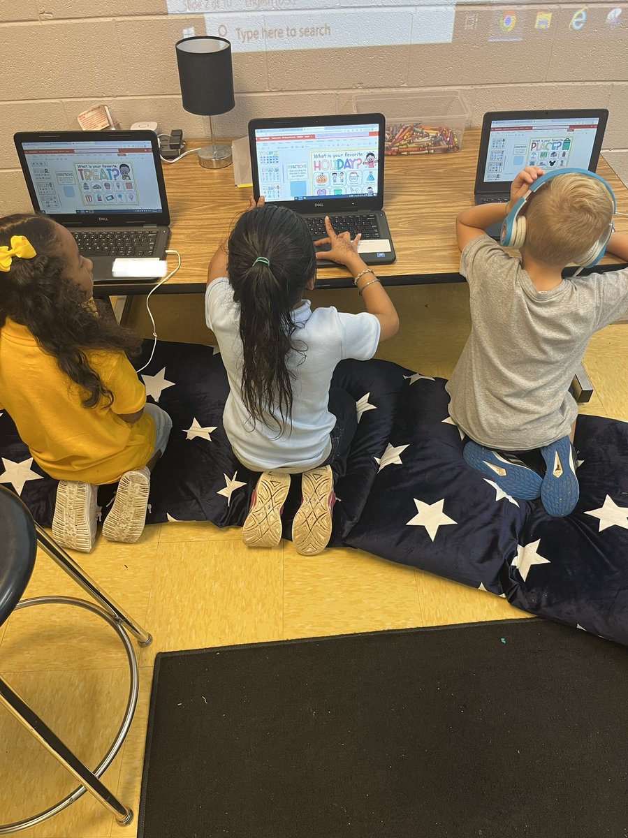 MsSalsingerTech's tweet image. 2nd graders familiarized themselves this week with the @onedrive assignments app in @Schoology with a fun all about me activity! @MNPSLearningTec